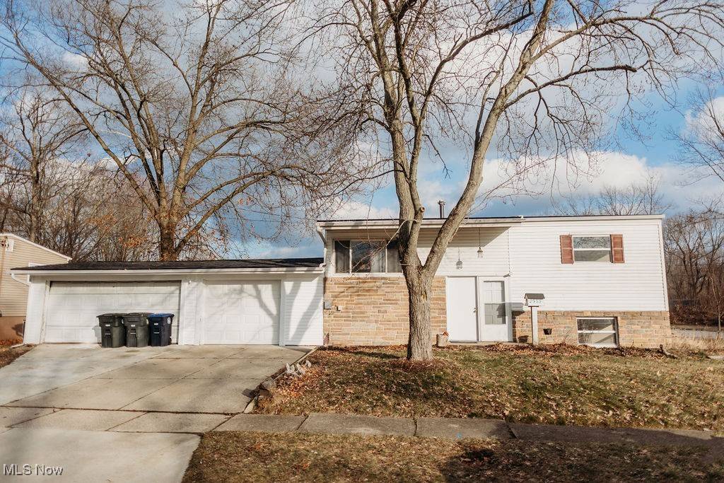 Akron, OH 44314,2933 Unclmorse AVE