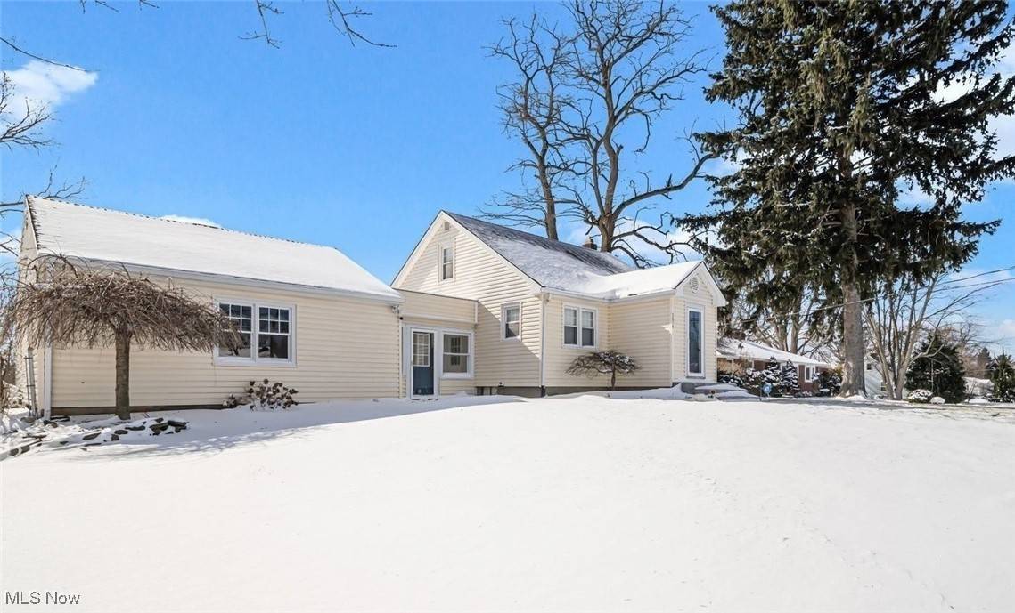 Madison, OH 44057,5674 Middle Ridge RD