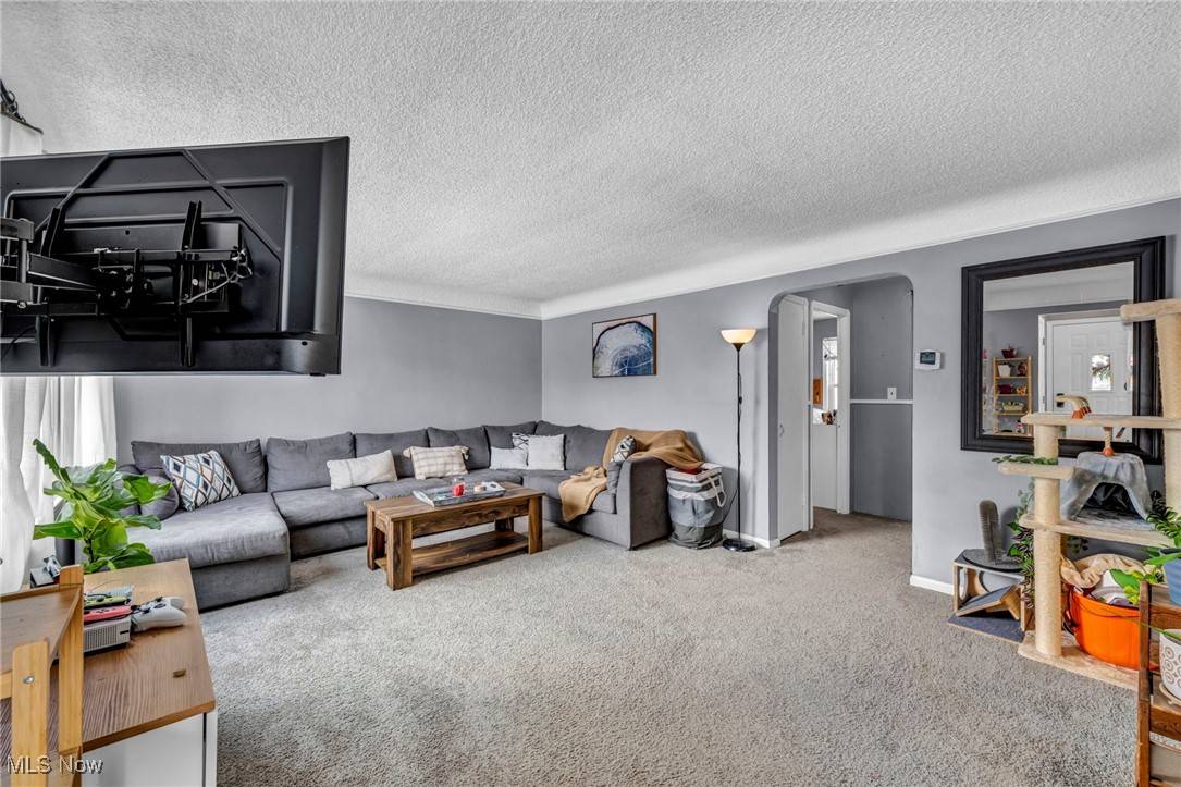 Parma, OH 44129,8312 Southington DR
