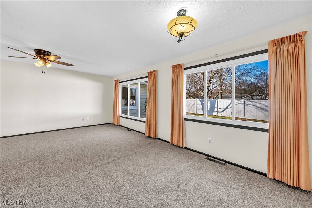 North Ridgeville, OH 44039,5010 Meadow Moss LN