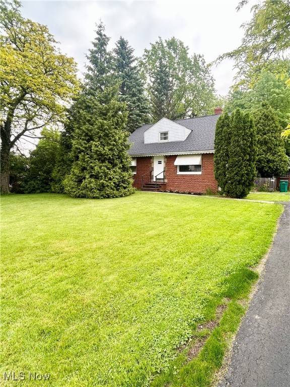Richmond Heights, OH 44143,469 Richmond RD