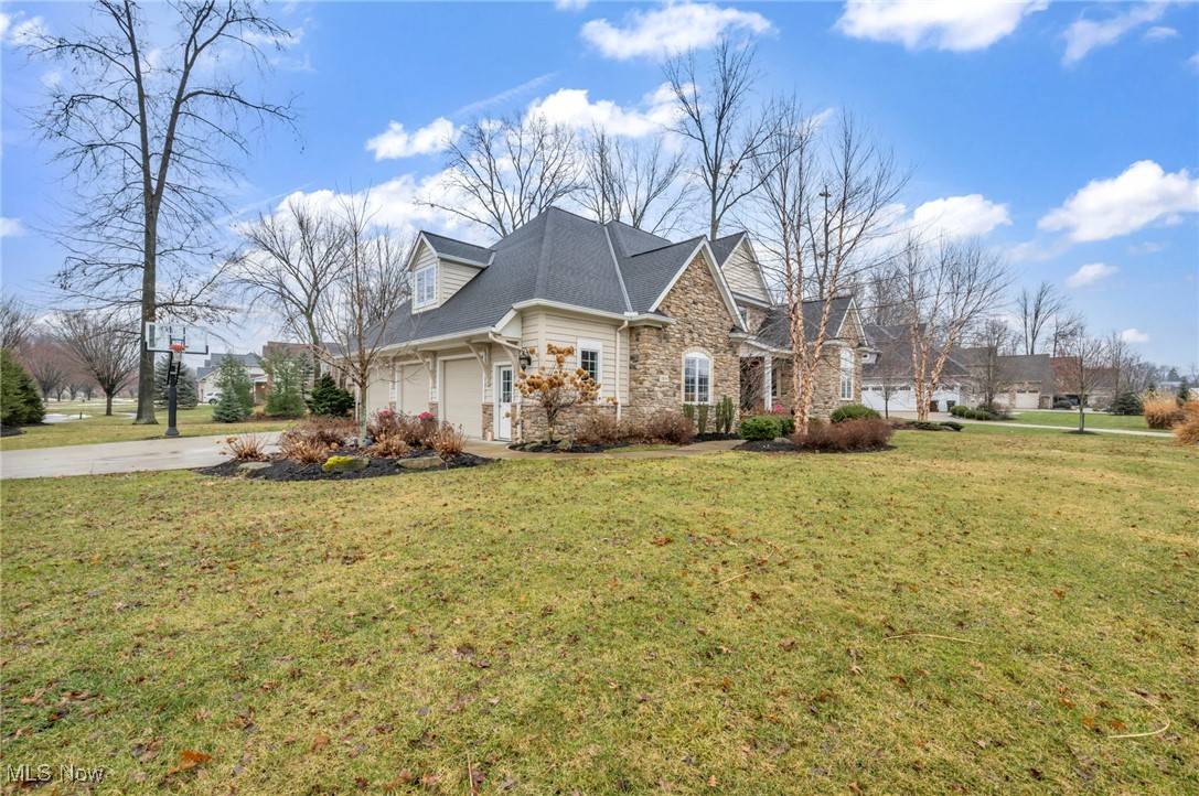 Westlake, OH 44145,1819 Bur Oak DR