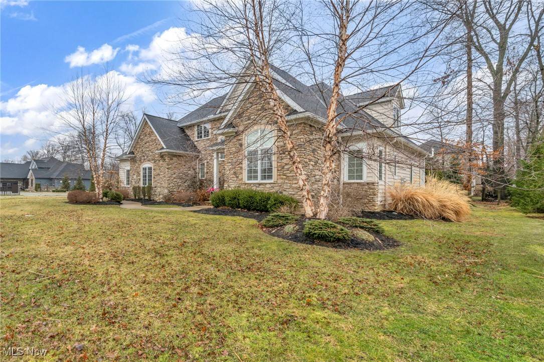 Westlake, OH 44145,1819 Bur Oak DR