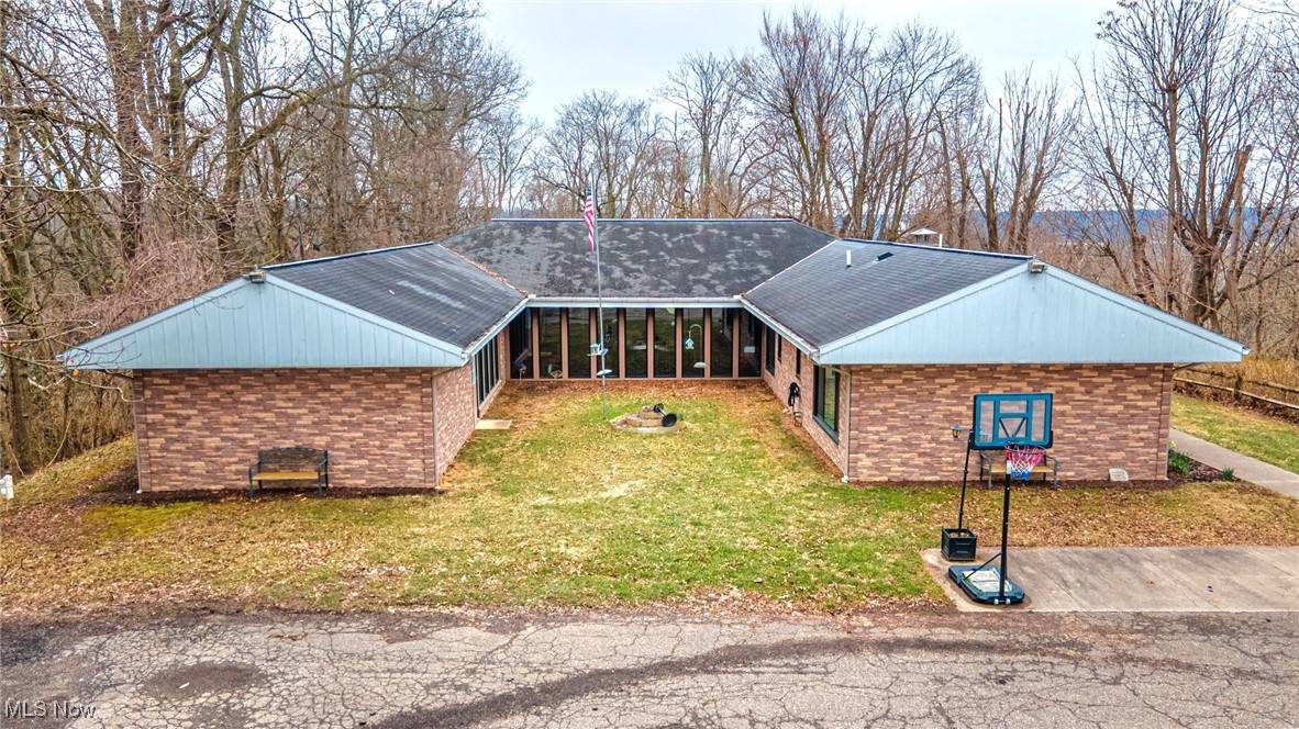 Coshocton, OH 43812,77 Mission Ridge