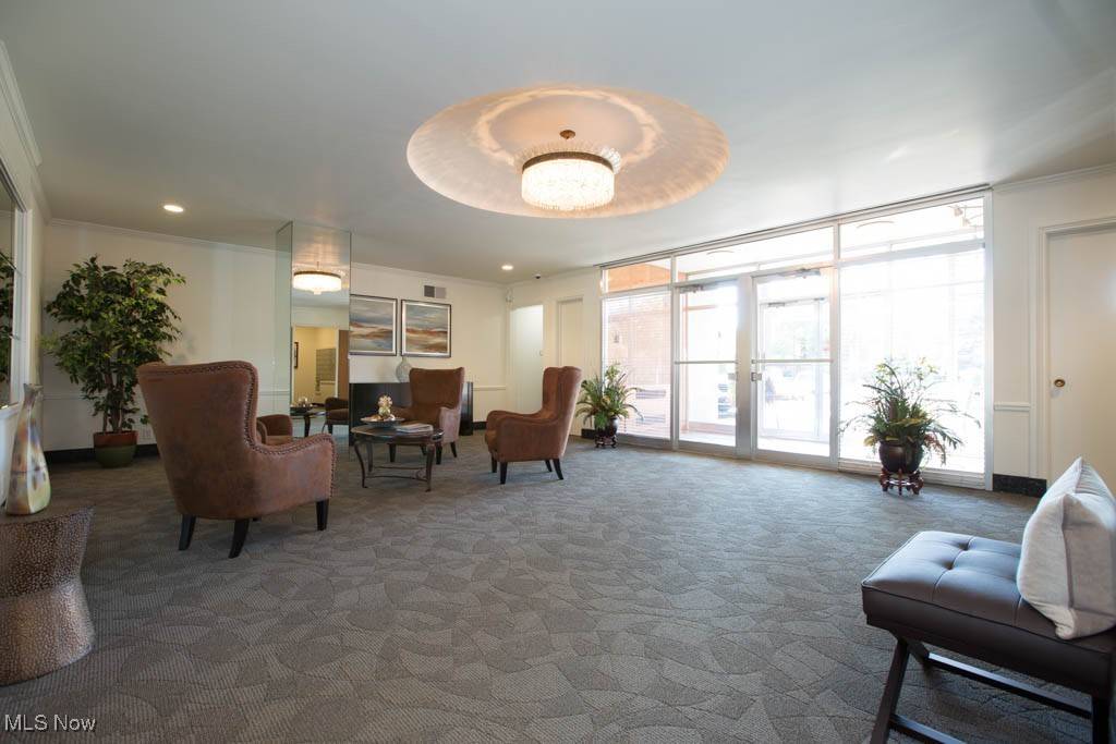 Shaker Heights, OH 44122,18975 Van Aken BLVD #403