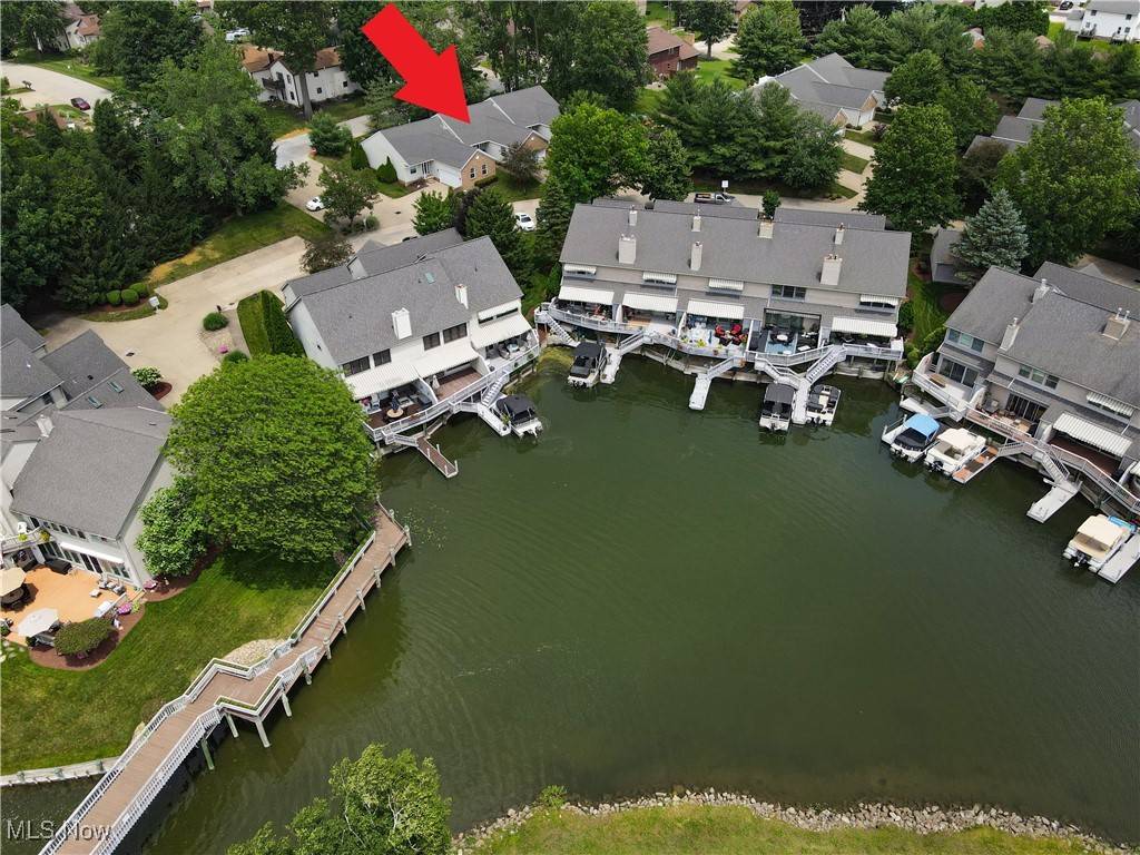 Canton, OH 44708,1718 N Pointe DR NW