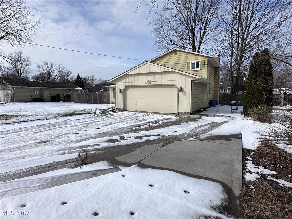 Sheffield Lake, OH 44054,750 Robinwood AVE