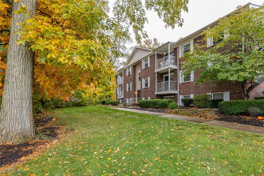 Twinsburg, OH 44087,10760 Ravenna RD #202