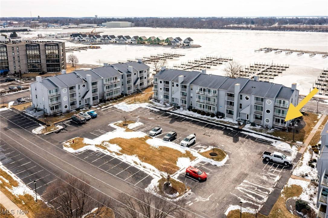 Port Clinton, OH 43452,202 Clinton Reef DR