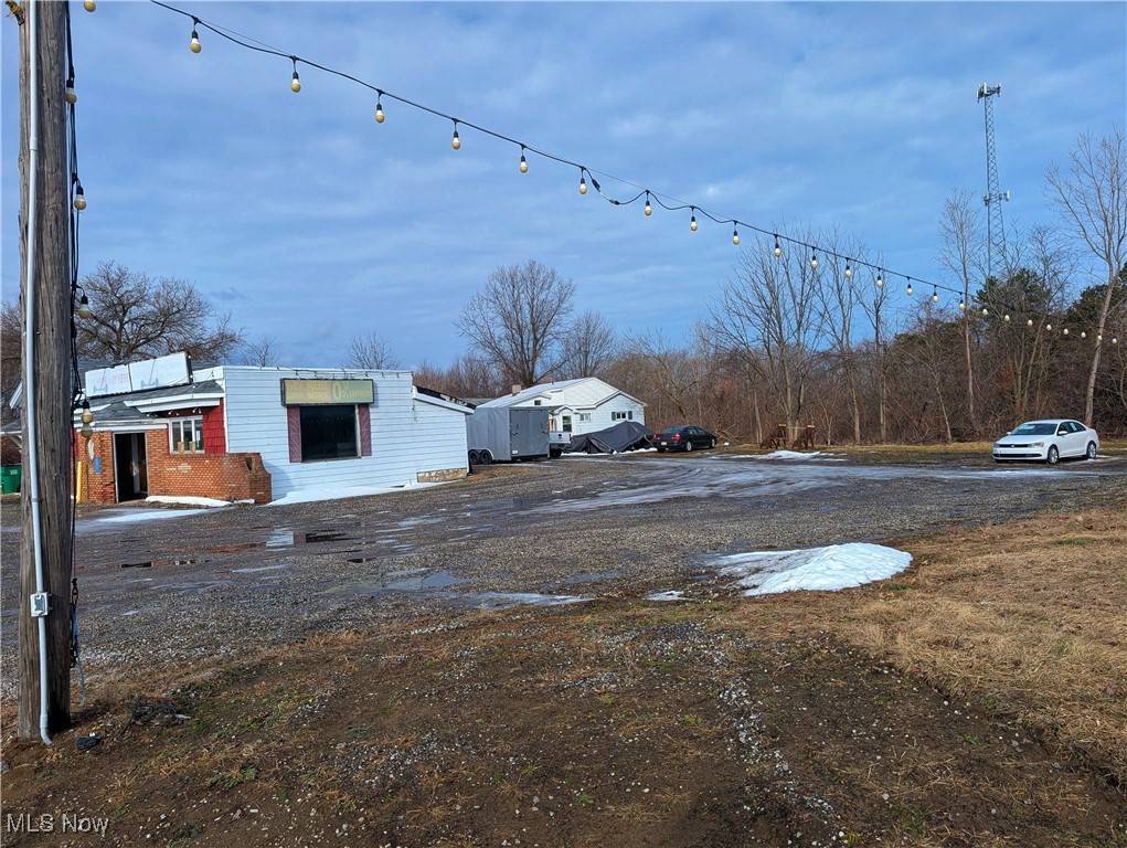 Madison, OH 44057,5909 N Ridge RD