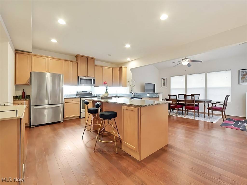 Aurora, OH 44202,818 Hilliary LN