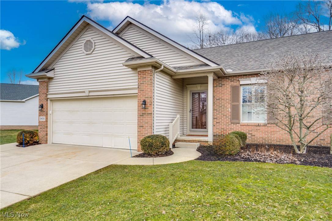 North Canton, OH 44720,9406 Huntshire AVE NW