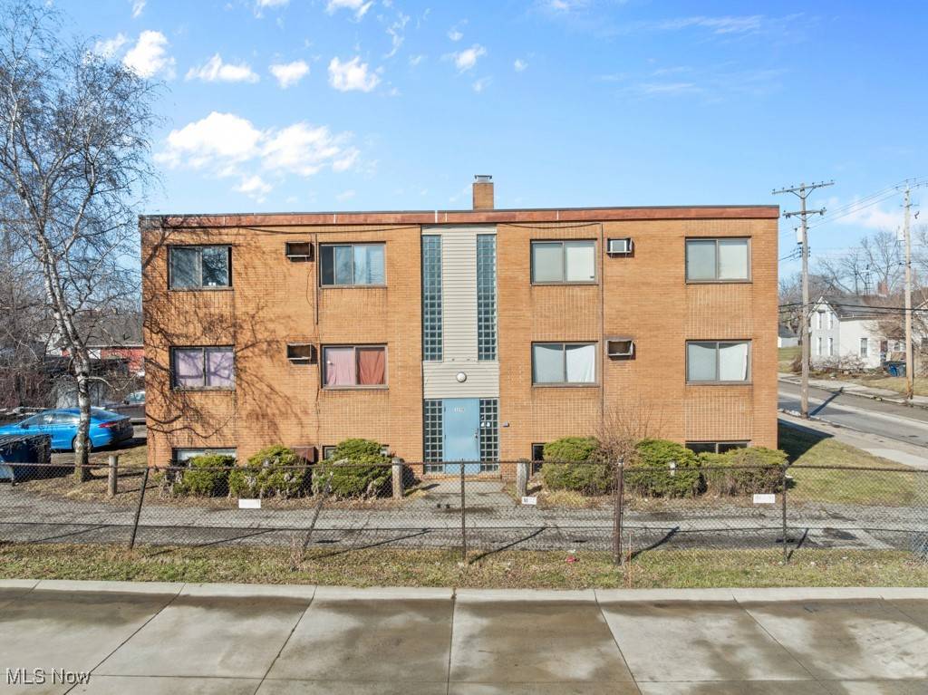 Cleveland, OH 44127,3250 E 49th ST