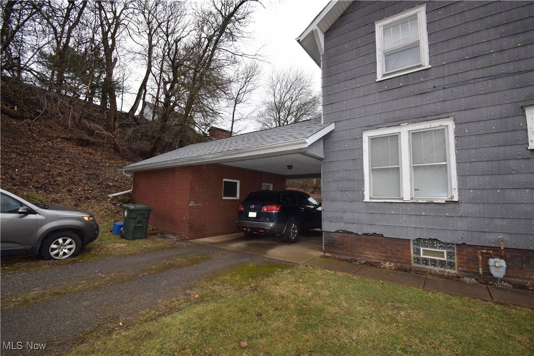 Canton, OH 44705,913 Lawrence RD NE