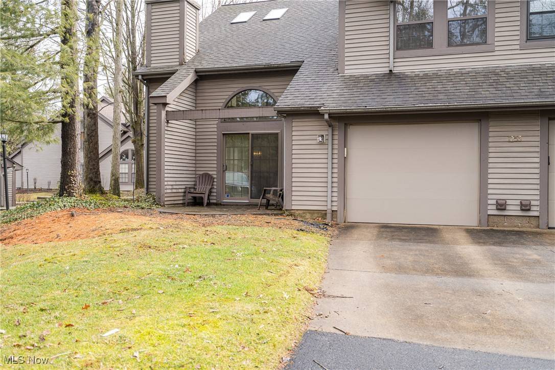 Boardman, OH 44512,1253 Red Tail Hawk CT