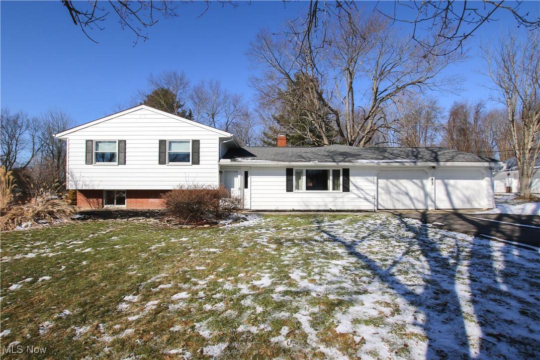 Chagrin Falls, OH 44022,43 Maple Hill DR