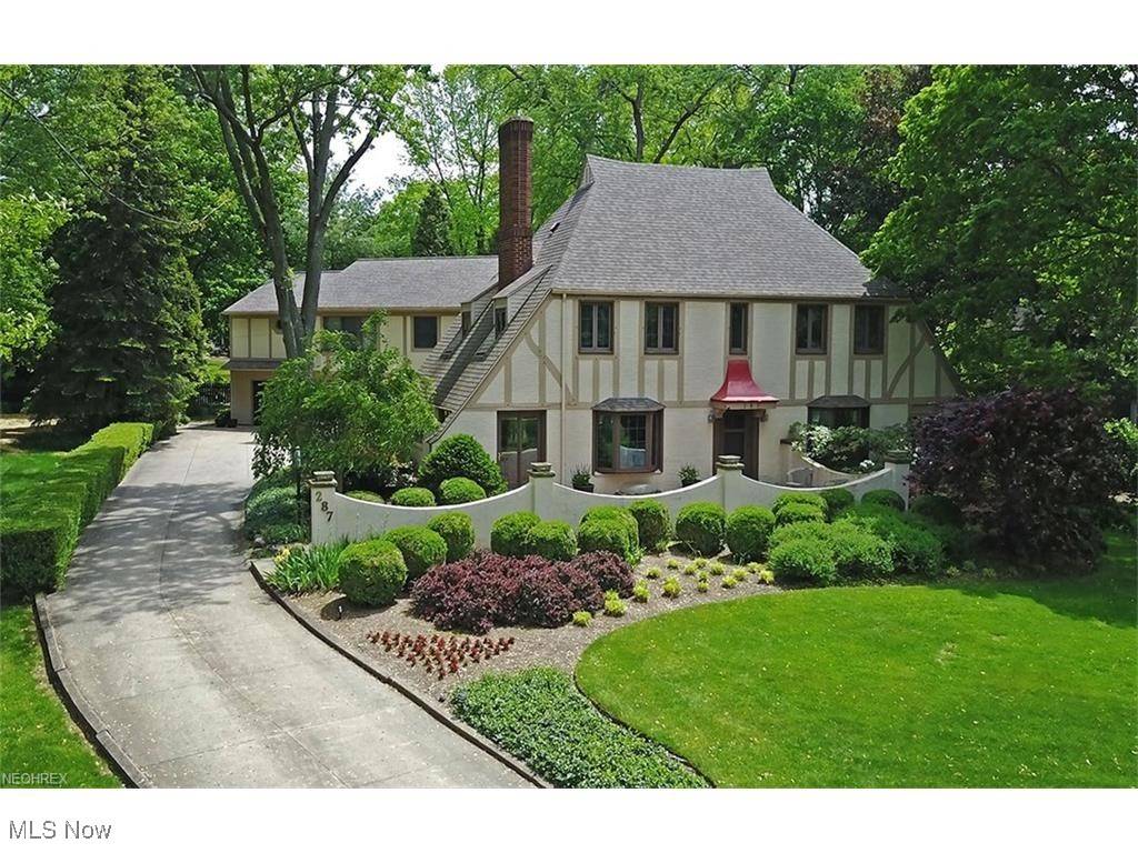 Akron, OH 44313,287 Overwood RD