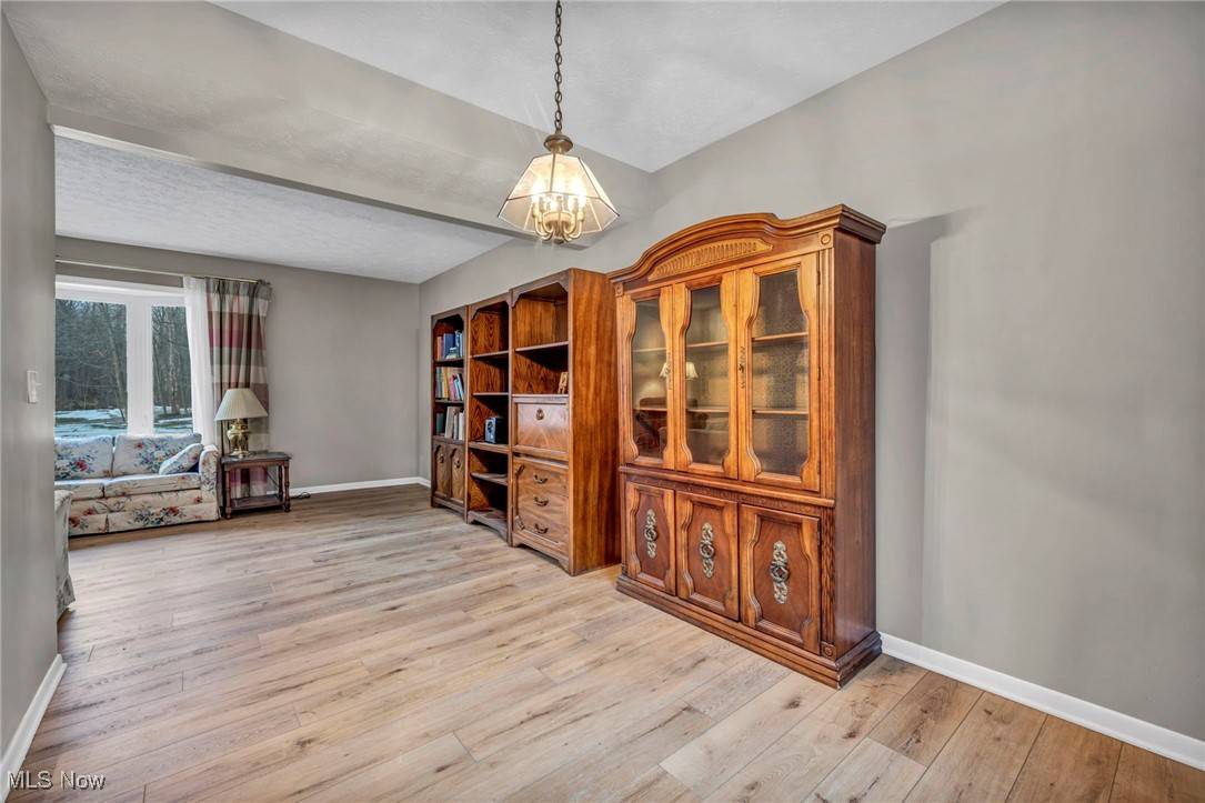 Chagrin Falls, OH 44023,17070 Curry LN