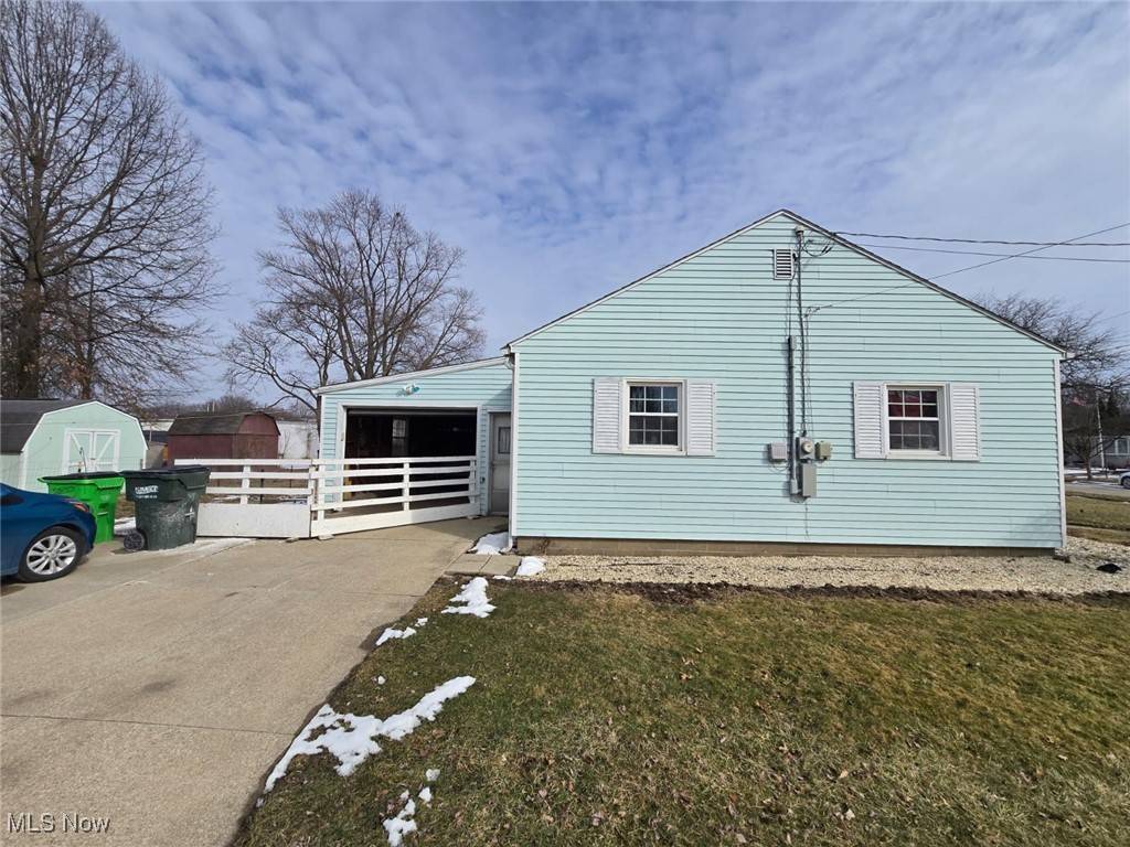 Orrville, OH 44667,303 E Chestnut ST