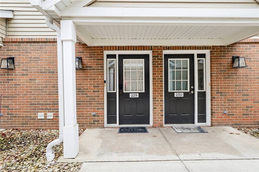 Fairlawn, OH 44333,3317 Lenox Village DR #229