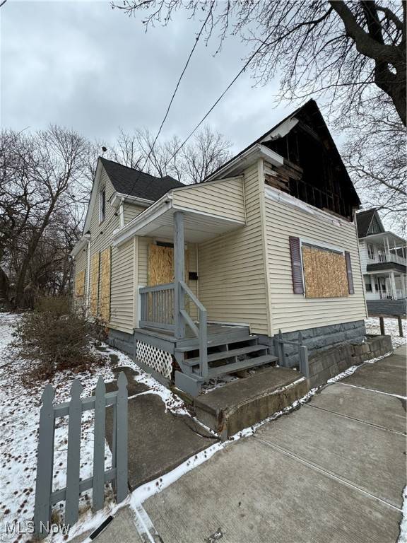 Cleveland, OH 44103,1633 E 70th ST