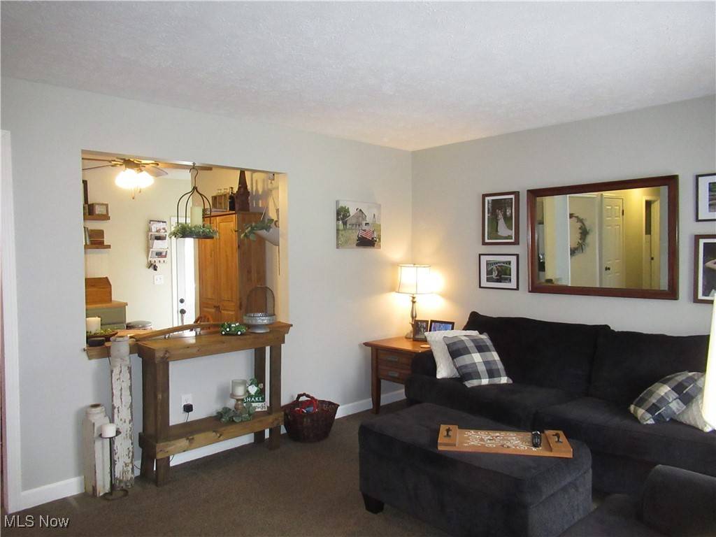 Newton Falls, OH 44444,1048 Woodglen