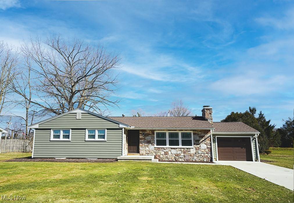 Columbiana, OH 44408,174 N Vine ST