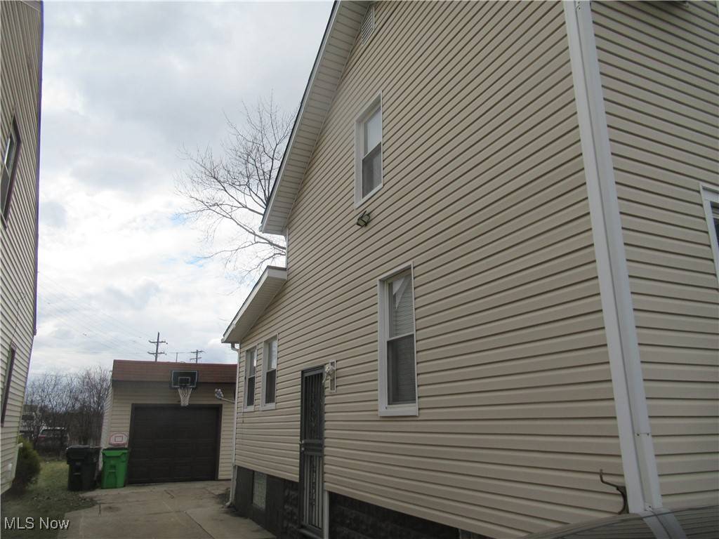 Bedford, OH 44146,59 Sector DR