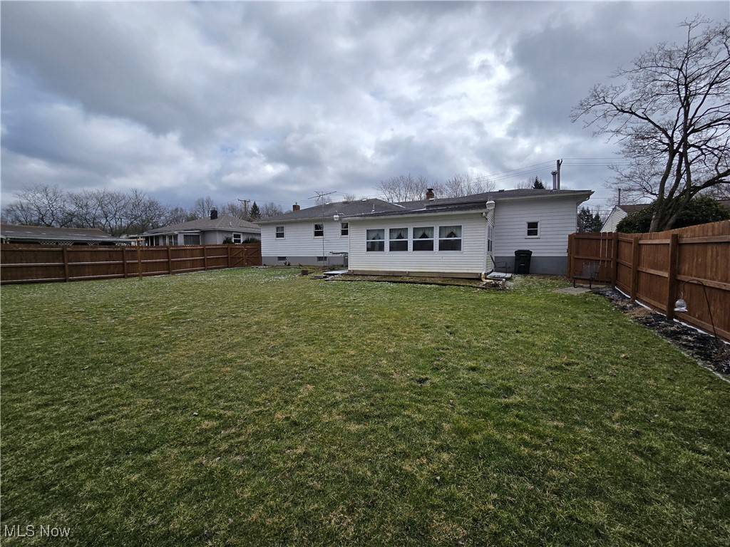 Newton Falls, OH 44444,479 Columbia AVE