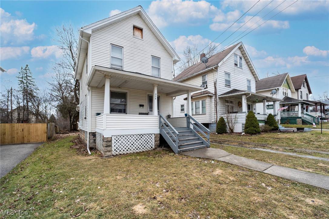 Struthers, OH 44471,306 Maplewood AVE