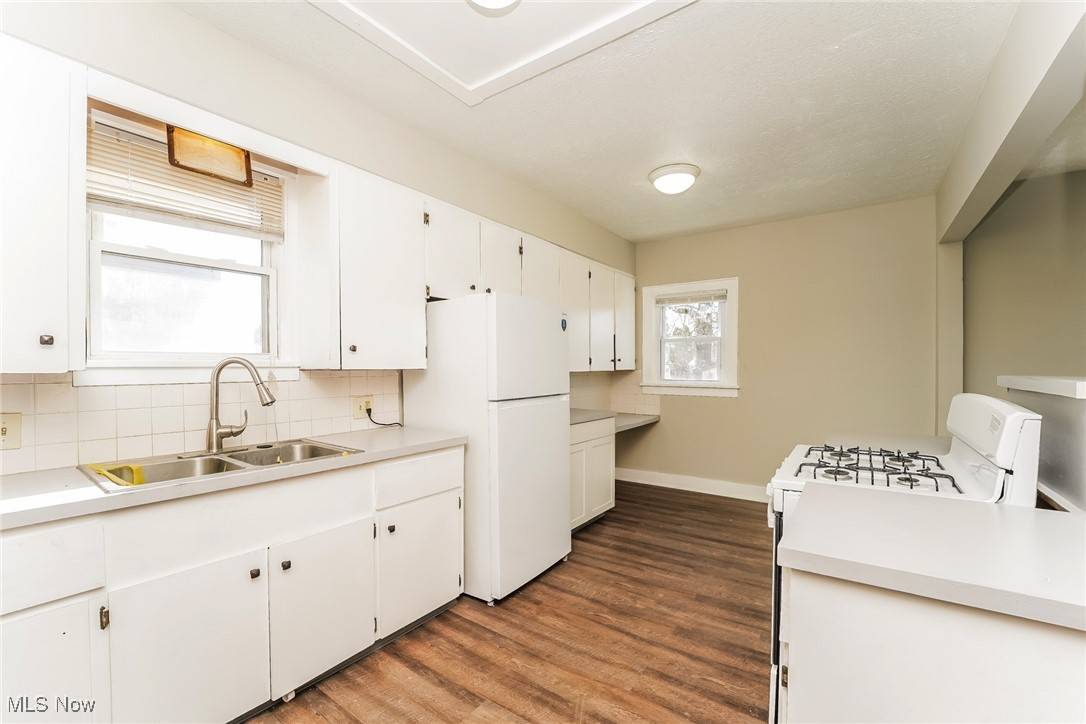 Akron, OH 44301,1042 Neptune AVE