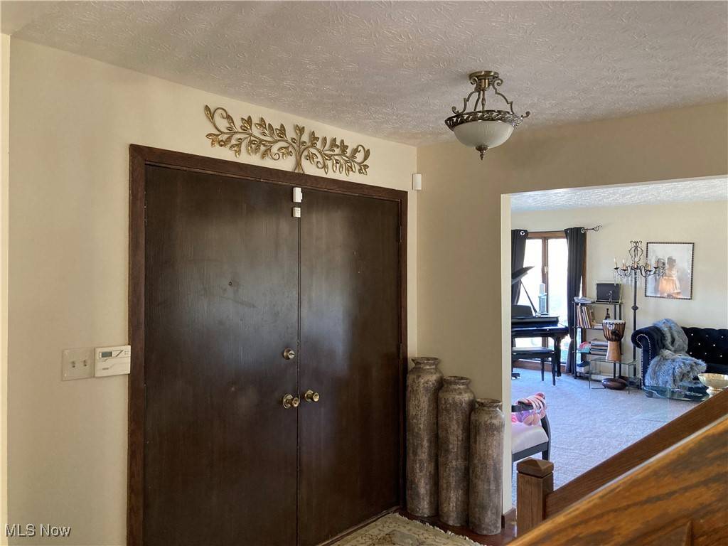 Akron, OH 44313,1090 Kingswood DR