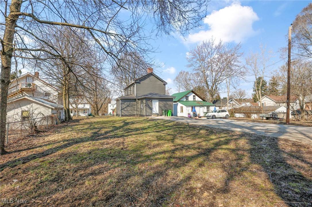 Wooster, OH 44691,355 N Grant ST