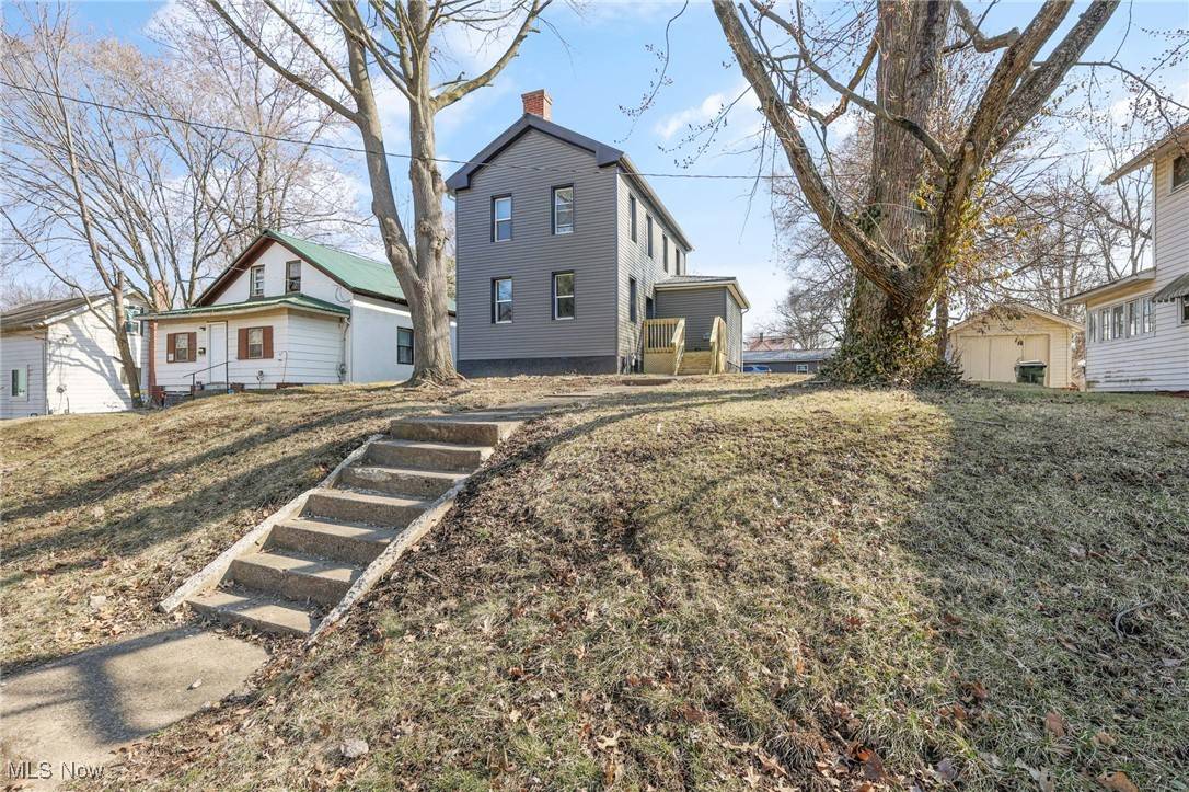 Wooster, OH 44691,355 N Grant ST