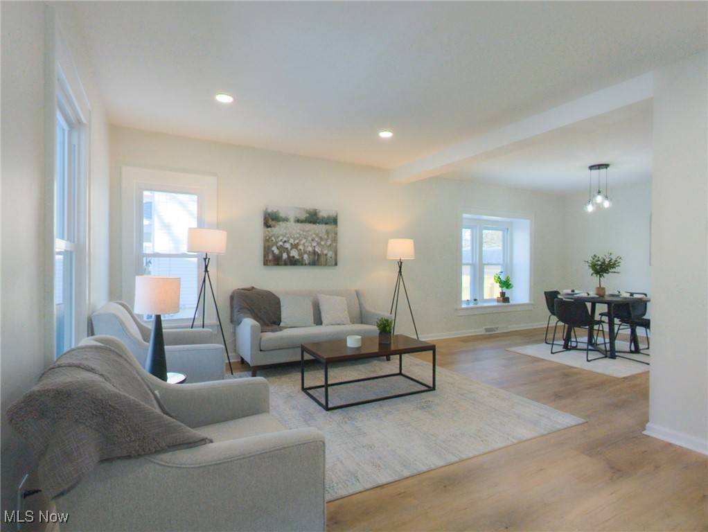 Orrville, OH 44667,220 Westwood AVE