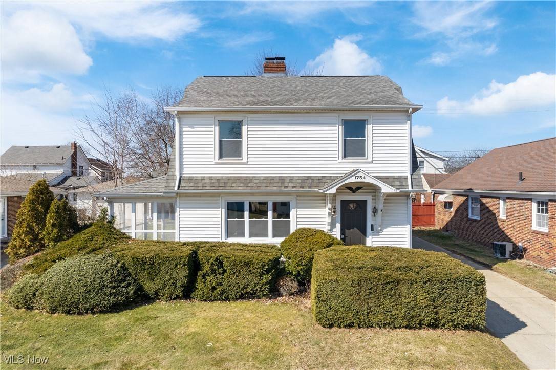 Akron, OH 44301,1754 Glenmount AVE