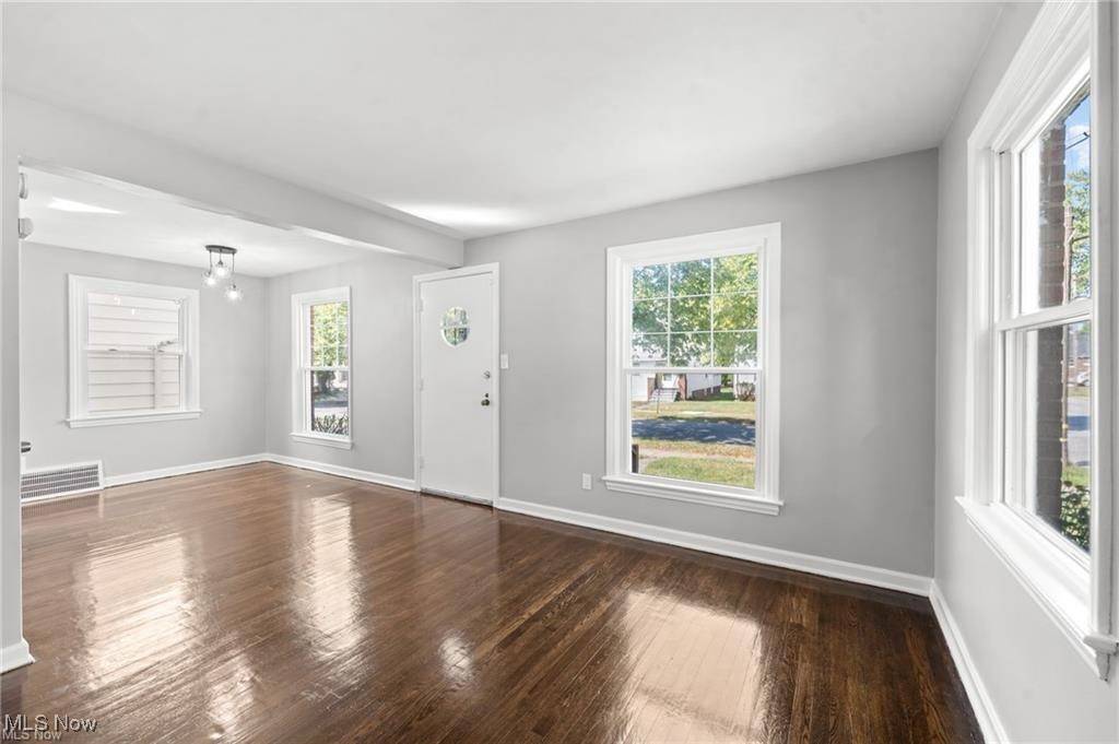 Maple Heights, OH 44137,5421 Dalewood AVE