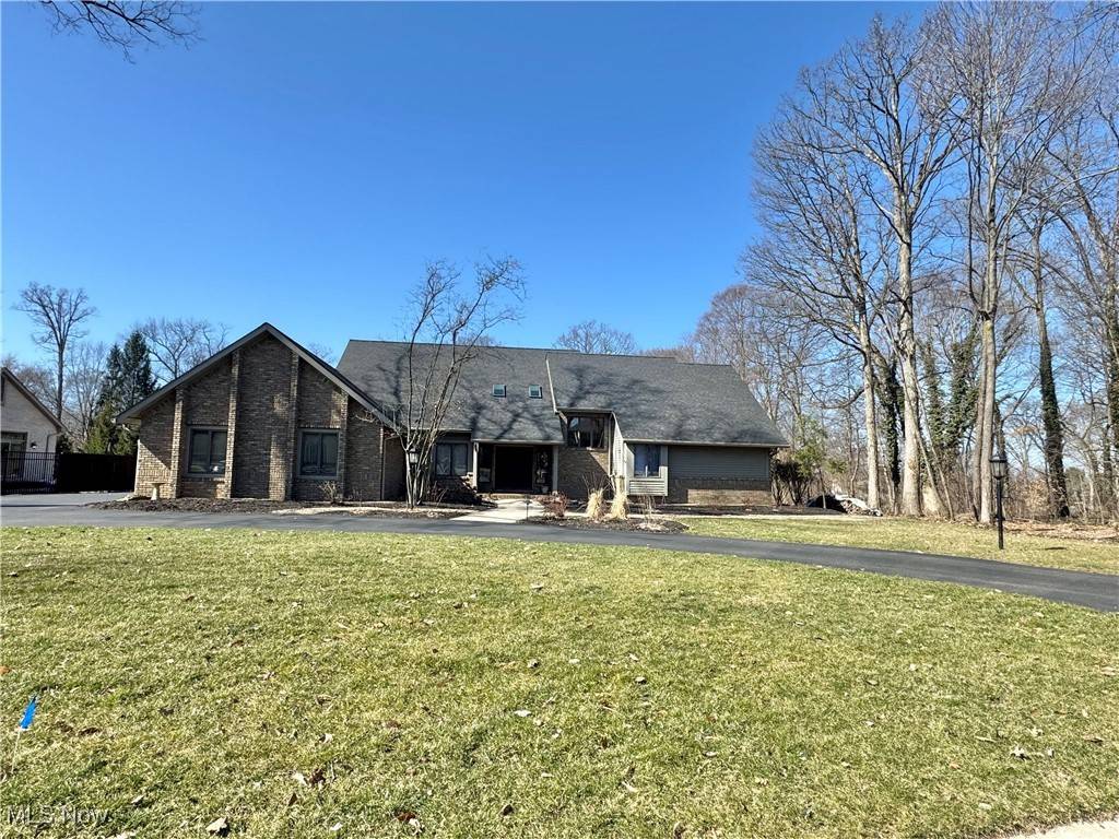 Warren, OH 44484,244 Hunters Hollow