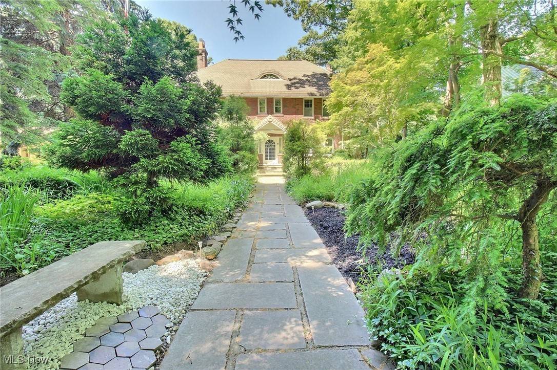 Bratenahl, OH 44108,324 Corning DR