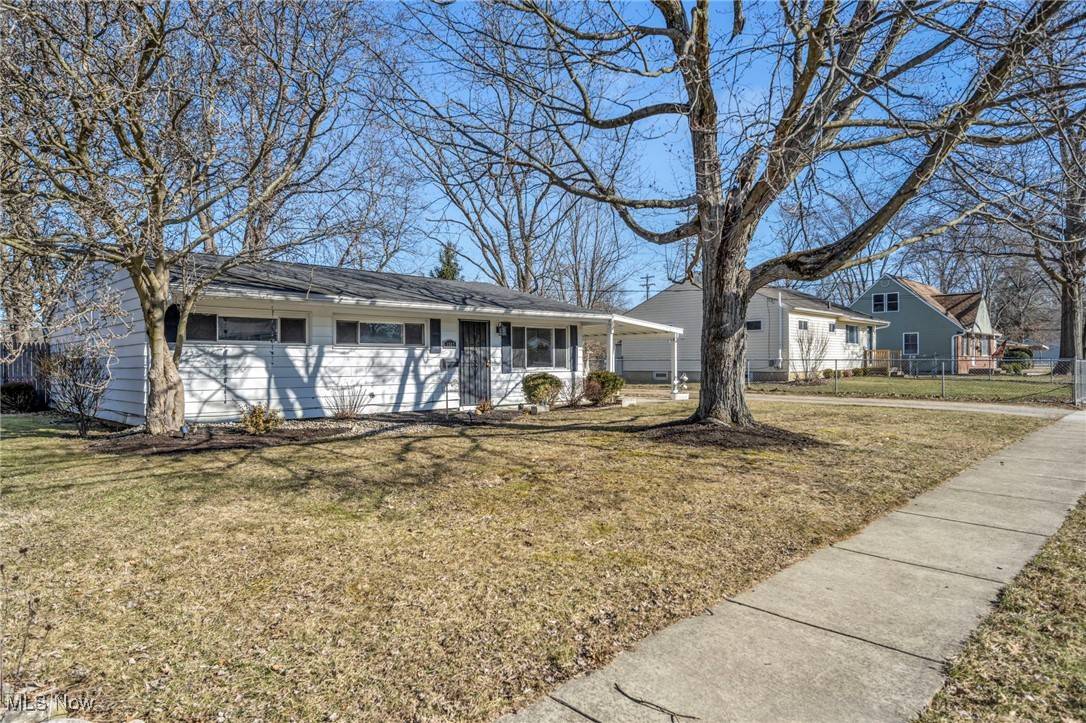 Akron, OH 44313,1367 Dewitt DR