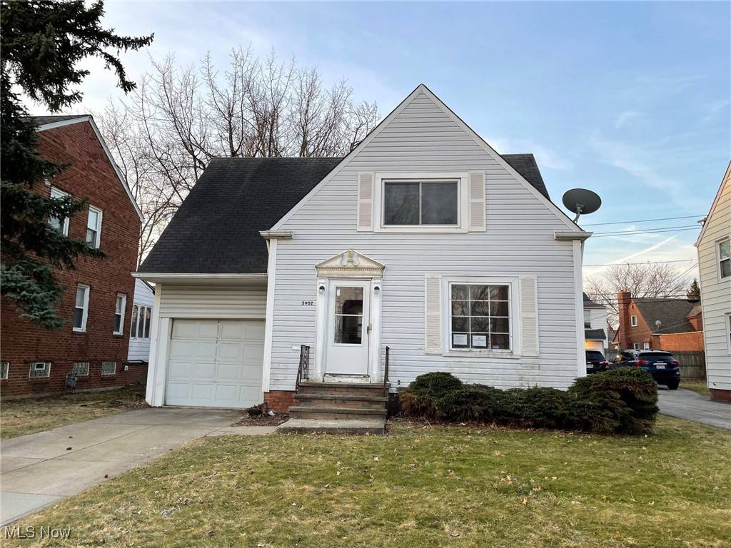 South Euclid, OH 44118,3902 E Antisdale RD