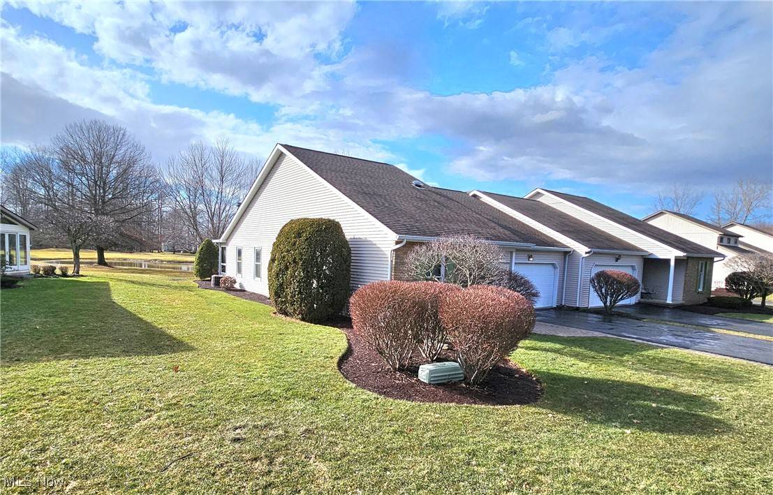 Cortland, OH 44410,303 Golf DR