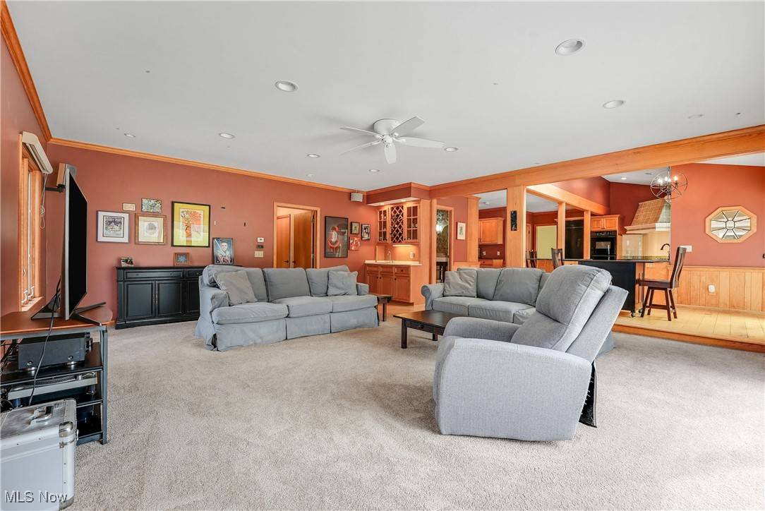 Solon, OH 44139,33820 Country View LN