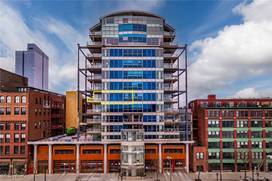 Cleveland, OH 44113,701 W Lakeside AVE #701