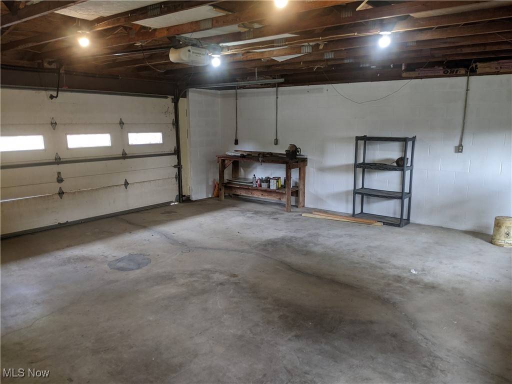 Barnesville, OH 43713,331 W Leatherwood RD