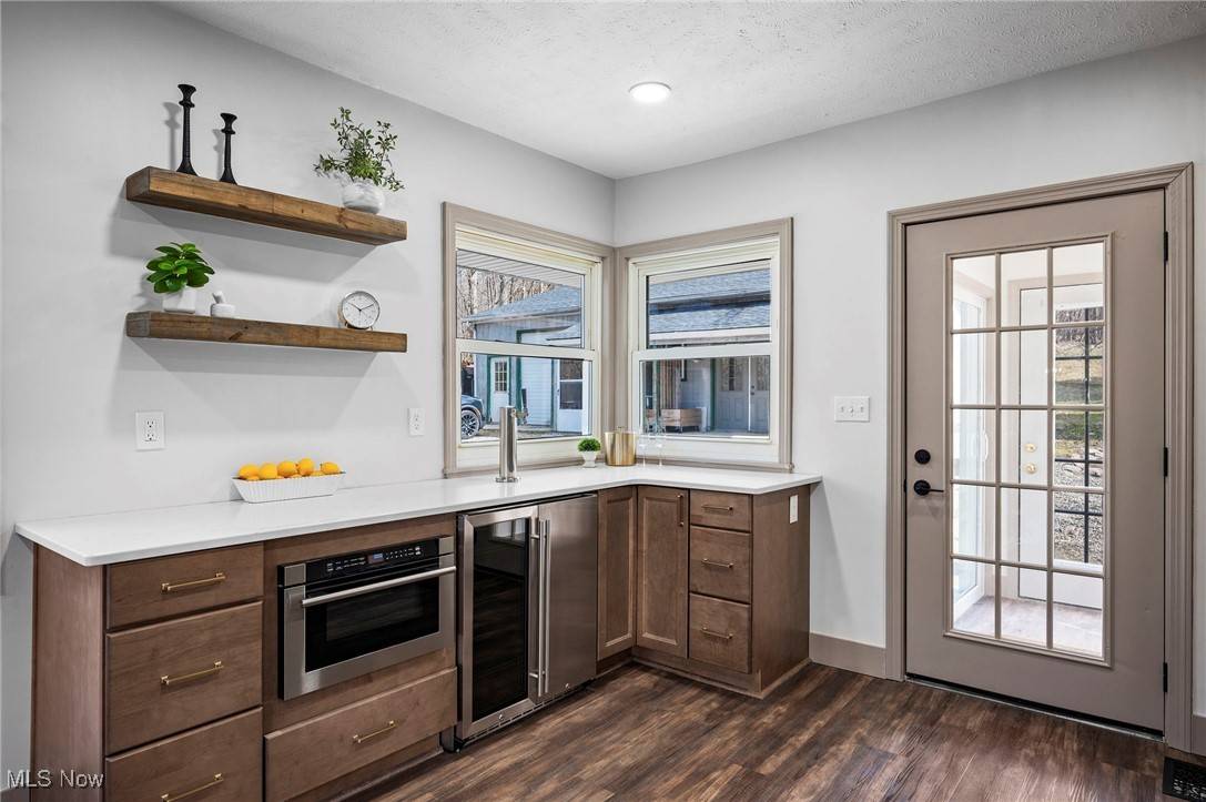 Hinckley, OH 44233,323 River RD