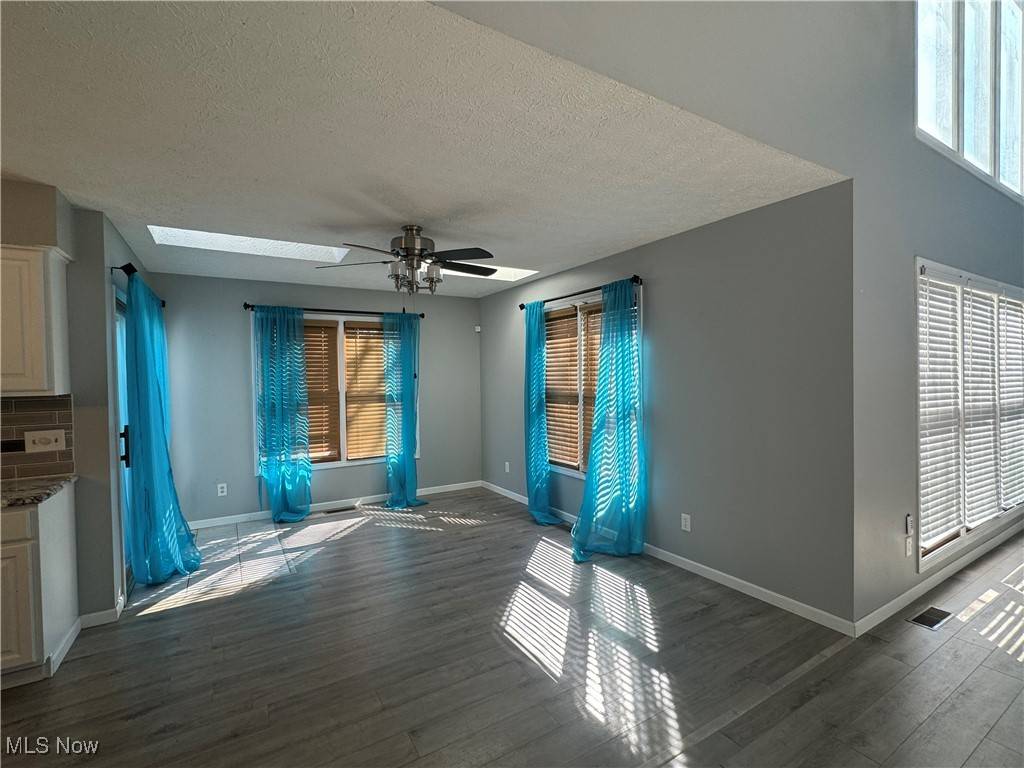 Cuyahoga Falls, OH 44223,242 Ravenshollow DR