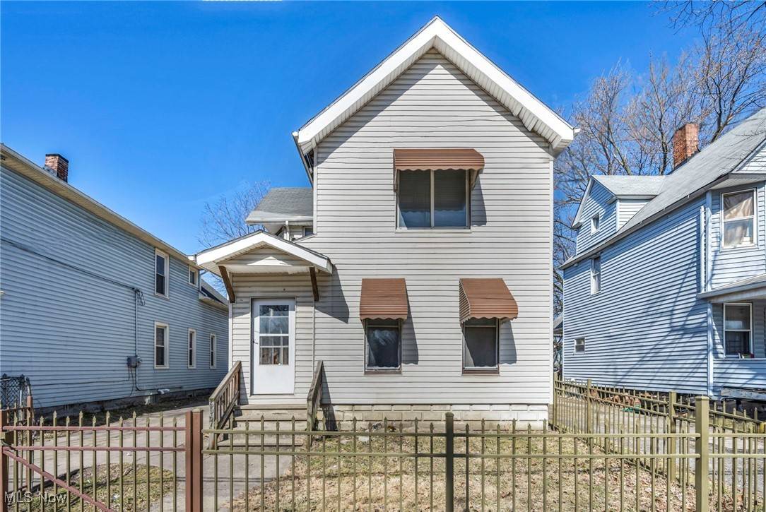 Cleveland, OH 44127,6067 Hillman AVE
