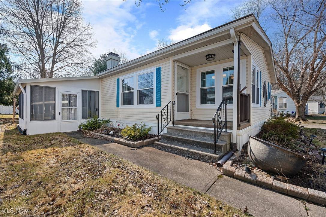 Olmsted Township, OH 44138,7 Symphony ST