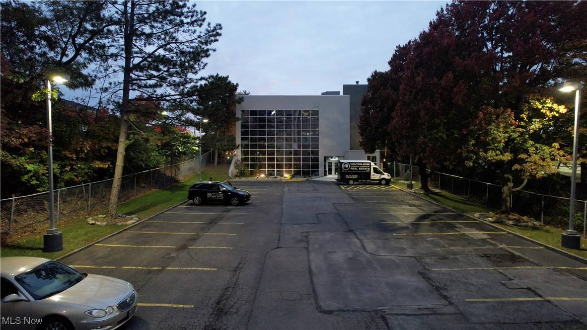 Parma, OH 44129,6731 Ridge